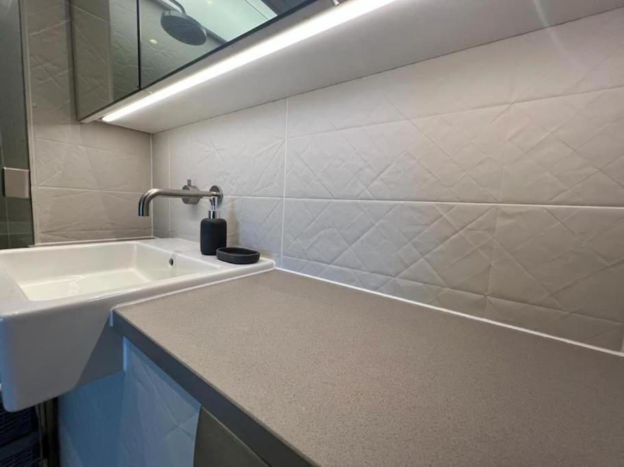 New Manhattan Loft Gardens Stratford ลอนดอน ภายนอก รูปภาพ